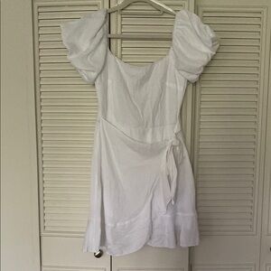 Elegant White Puff Sleeve Dress